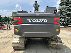 Excavadora de cadenas Volvo EC300EL de alta eficiencia con componentes HYDAC, control PLC y capacidad de cazo de 8 m³ - Product Image 2