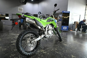 รถมอเตอร์ไซค์ Kawasaki KLX 300 รุ่นใหม่แบบ Dual Sport ยอดขายดีที่สุดประจำปี 2026 พร้อมจัดส่งแล้ว - Product Image 3