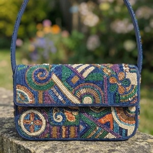 กระเป๋าถือแบบลำลองประดับลูกปัดแก้วสีสันตามสั่ง ได้รับการรับรองจาก MS Handicraft ผลิตด้วยมือในอินเดีย รุ่นอุตรากัฏปัฎฐ์ - Product Image 1