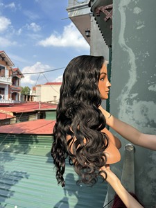 Vente en gros d'usine Perruque en dentelle complète 13x4 Body Wave HD Swiss Lace Frontal Cheveux vierges vietnamiens Densité 210 180 Sans perte ni nœuds - Product Image 5