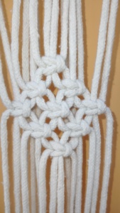 Basantpriya Enterprises – Décoration murale en macramé de coton, design géométrique bohème avec pompons, pour intérieur/extérieur, art décoratif pour salon - Product Image 4