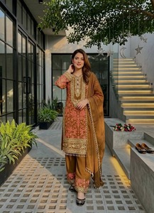 Conjunto de Saree Pakistaní Bordado, Traje Tradicional Salwar Kameez Sherwani para Bodas y Festivales - Product Image 1