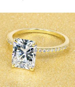 Anillo de Compromiso de Lujo con Moissanita Corte Radiante, Plata de Ley 925, Chapado en Oro Amarillo, Alternativa al Diamante, 4 Gramos, Certificado - Product Image 1