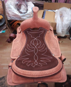 Sillín de Carreras de Caballos hecho a mano occidental de cuero de vaca 100% más vendido para montar en senderos de placer con juego de tachuelas - Product Image 3