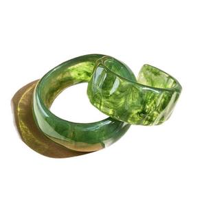 Nouveaux Bracelets Manchette en Résine Marbrée Tendance pour Femme, Bracelets Géométriques en Résine, Bracelets Manchette Simples et Charmants pour Femme - Product Image 1