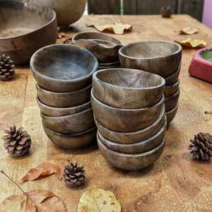 Tazón de madera de mango con diseño de quemaduras ligeras, hecho a mano, a precio económico. - Product Image 4