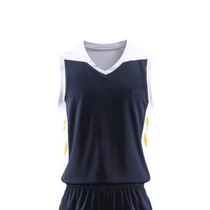 Tenues de basket-ball classiques en tissu mesh polyester haute résistance, dernière mode, respirantes et durables. - Product Image 4