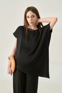 <b>Women's</b> Minimalist T-Shirt, Crew Neck, Short Sleeve, Solid, Loose Fit, Breathable Casual Office Daily Wear, Made in Vietnam - Product Image 2