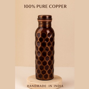 Botella de Agua Ecológica de Cobre Puro Hecha a Mano de Primera Calidad, Aislamiento Térmico, Acabado Martillado Antiguo, Patrón Texturizado de Panal de Abeja - Product Image 1
