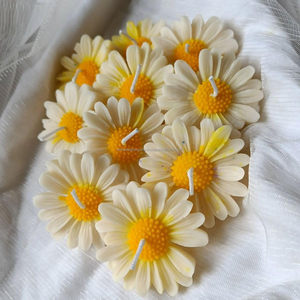 Trending Daisy Flower Candles Set Handmade Decorative Floral Candle for Wedding Favor Party Decor - Product Image 6