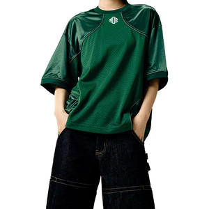 เสื้อฟุตบอลอเมริกันตาข่ายสีเขียวระบายอากาศได้ดี 220GSM ทรงโอเวอร์ไซส์ หมายเลขปั๊มนูน แผงแบบกำหนดเอง เสื้อฟุตบอลกีฬา ขายส่ง - Product Image 6