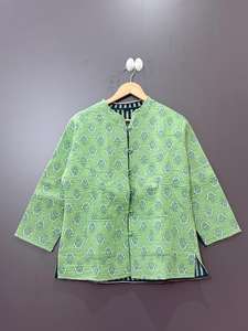 Chaqueta Acolchada de Algodón Estampada a Mano Multicolor, Chaqueta Corta de Patchwork para Mujer, Abrigo de Invierno Hecho a Mano, Chaqueta de Estilo Bohemio - Product Image 4