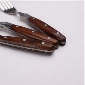 Juego de Cuchillos de Acero Inoxidable de 3 Piezas, Modernos, Ambidiestros y Ecológicos, con Mango de Madera, Borde Dentado, Hoja Pulida, Duraderos, de Primera Calidad, Reino Unido - Product Image 3