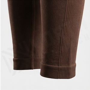 Conjunto Deportivo de Yoga de Tres Piezas para Mujer, Hecho a Medida, de Secado Rápido, Transpirable, Sin Costuras, Tallas Grandes - Product Image 6