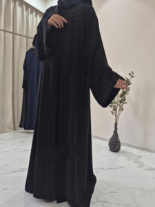 Nouvelle Collection : Abaya Traditionnelle Islamique en Soie Satinée Faite Main, Style Dubaï, Modeste et Magnifique, Vêtement Féminin pour le Printemps, Arabie Saoudite - Product Image 3