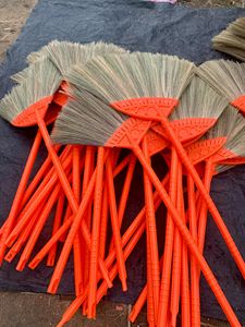 Balai à poils naturels 100% biodégradables avec manche en plastique, non statique, doux, pour la poussière, du Vietnam - Product Image 1