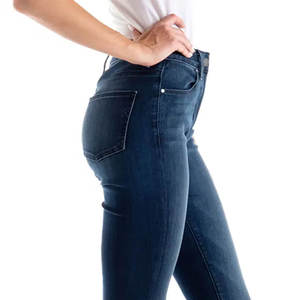 Jeans de mezclilla de lavado medio para mujer, cómodos, elegantes y casuales, venta al por mayor OEM - Product Image 5