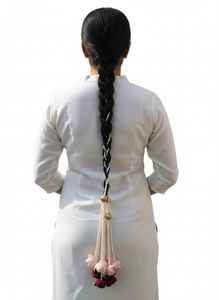 Cadena de Perlas Choti de 30 Pulgadas de Moda con Tulipán de Satén |   Accesorios para el Cabello de Novia |   Borlas Florales para el Cabello para la Celebración Jaggo & Mehendi - Product Image 5