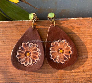 ต่างหูหนังแกะสลักมือสไตล์ตะวันตกสินค้ามาใหม่ต่างหูรูปหยดน้ำตาสุดน่ารักสำหรับผู้หญิงเครื่องประดับแฟชั่นหนัง - Product Image 3