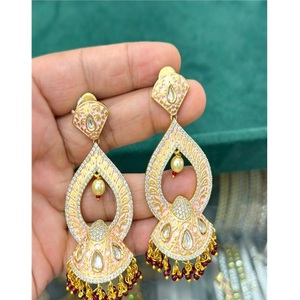 Boucles d'oreilles pendantes en moissanite de qualité supérieure, plaquées or laiton, pour femmes et jeunes filles, idéales pour les soirées et événements tendance - Product Image 1