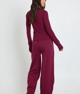 Conjunto Deportivo de Sudadera de Forro Polar y Pantalones Rectos para Mujer, Proveedor de Ropa al por Mayor con Logotipo Personalizado - Product Image 2
