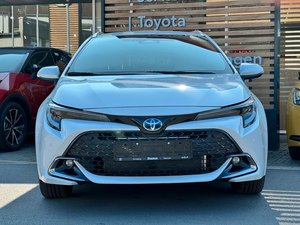 Used Toyota Corolla 20L Teamplayer Hatchback LED Headlights Electric Tailgate Automatic Hybrid Fuel Efficient Left Hand Drive - Product Image 6