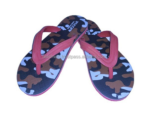 Venta al por mayor de las mujeres zapatillas al aire libre sandalias de moda de verano de diseño de las mujeres zapatillas de goma chanclas para las mujeres - Product Image 3
