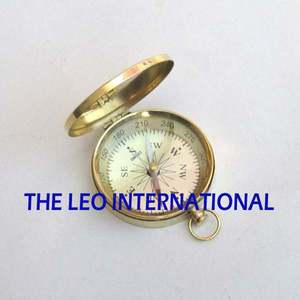 Boussole portable en acier inoxydable - Pointeur nord fiable pour la randonnée en plein air, le camping et la décoration de bureau et accessoires - Product Image 6