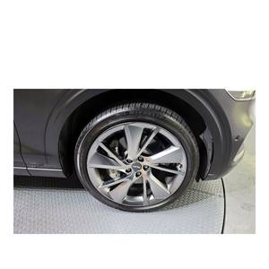 Genesis GV70 2.5T Gasolina AWD Modelo Julio 2024 con 21,834 km, Volante a la Izquierda, Caja de Cambios Automática, Asientos de Cuero, Cámara Trasera - Product Image 4