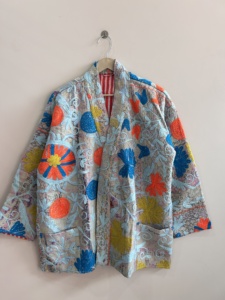Chaqueta Tradicional Hecha a Mano Estilo Vintage Kantha Suzani, Kimono Corto para Mujer - Product Image 2