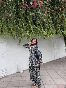 Ensemble haut et pantalon en coton imprimé pour femme, avec dupatta en faux georgette à motif gaufré, en matériau recyclé – Vente en gros - Product Image 2