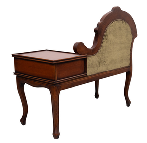 Canapé trois places vintage classique avec coussins à motifs floraux et structure en bois de chêne sculpté à la main - Product Image 4