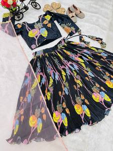 Ensemble Lehenga Choli noir pour enfants avec motif imprimé et dupatta – Tenue ethnique pour filles pour mariage et fêtes - Product Image 4