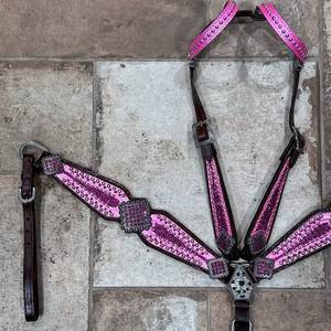 2026 Meilleures ventes : Ensemble de têtière et de collier de poitrée pour cheval en cuir marron fait main, orné de cristaux roses et de clous, style Western - Product Image 3