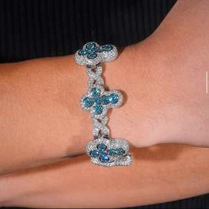 Pulsera de Plata 925 con Baño de Rodio, Diseño de Flor Estilo Hiphop de Lujo, con Cadena de Eslabones y Cristales Azules para Mujer, Uso Diario - Product Image 3