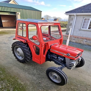 Tracteur puissant 4x4 Massey Ferguson 135, 70 CV, tracteur à roues, équipement agricole, machines agricoles haute efficacité, offre spéciale - Product Image 1