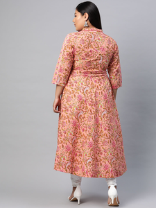 Vente en gros de Kurta Anarkali en coton rose à fleurs, taille plus, col mandarin, manches trois quarts, tenue d'été confortable pour femmes - Product Image 4