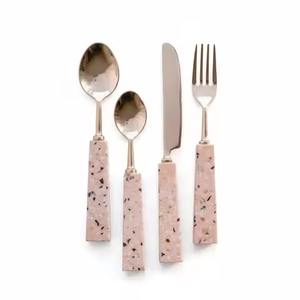 Juego de Cubiertos de Acero Inoxidable para Cocina Moderna con Mango de Cerámica, Cuchara, Tenedor y Cuchillo Duraderos para Uso Diario - Product Image 2