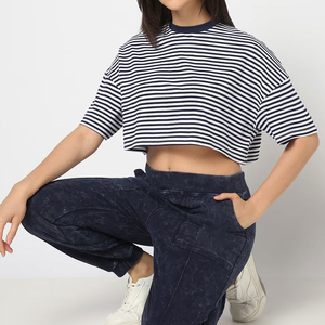 T-shirt court confortable pour femme avec logo personnalisé, style streetwear, très vendu, de haute qualité - Product Image 4