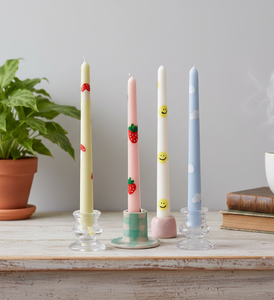 Ensemble de 4 bougies coniques artisanales en cire de soja et de paraffine, aux couleurs pastel, sans fumée, parfum lavande, pour les fêtes de Noël et de Pâques - Product Image 1