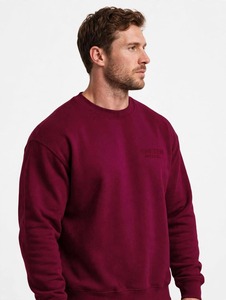 เสื้อสเวตเชิ้ตคอกลมสีแดงเบอร์กันดีสำหรับผู้ชายทรงปกติจาก ONETEN Apparel สวมใส่สบาย - Product Image 5
