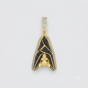 Logo personnalisé de chauve-souris glacée suspendue pour Halloween, en or noir 10K, diamant de laboratoire taille brillant SHRAMAN DIAMOND, cadeau de luxe et pièce maîtresse - Product Image 1