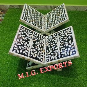 Support de lecture pliable en forme de X avec incrustations en os et sable pour lire le Saint Coran, la Bible et le Ramayana. - Product Image 2