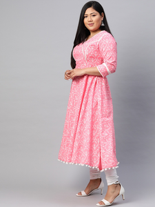 ชุดเดรส Anarkali ผ้าฝ้ายสีชมพูลายดอกไม้ ขายส่ง ไซส์ใหญ่สำหรับผู้หญิง คอวี แขนสามส่วน ทรงหลวม สวมใส่สบาย เหมาะสำหรับโอกาสฤดูร้อน - Product Image 3