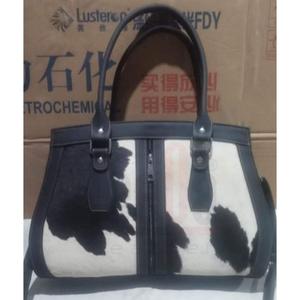 Accesorios de regalo Bolsos de mujer Bolsos de mano de cuero de cabra puro a la moda Impresión de logotipo de marca personalizada Bolsa de compras y cartera para damas - Product Image 2