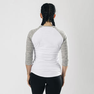 Camiseta de Mujer de Alta Calidad, 100% Algodón Peinado, Manga Tres Cuartos, Estilo Raglán, con Estampado Puff - Product Image 4