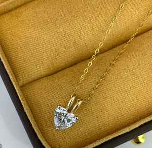 Collar con colgante de moissanita brillante de alta calidad con corte de corazón para mujer, plata 925 chapada en oro amarillo, regalo romántico. - Product Image 2