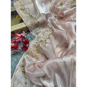 Sari en perles et katdana fait à la main pour une tenue de soirée élégante et professionnelle - Product Image 4