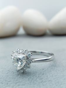 D'VINS JEWELS Bague de fiançailles et de mariage tendance en forme de cœur pour femme, sertie de pierres de laboratoire taille brillant, couleur D, plaqué or blanc - Product Image 2