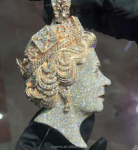 Colgante Conmemorativo Personalizado de la Reina, con Incrustaciones Completas de Moissanita VVS, Pasa la Prueba del Diamante, Colgante Pesado de Plata Maciza, Joyería - Product Image 1